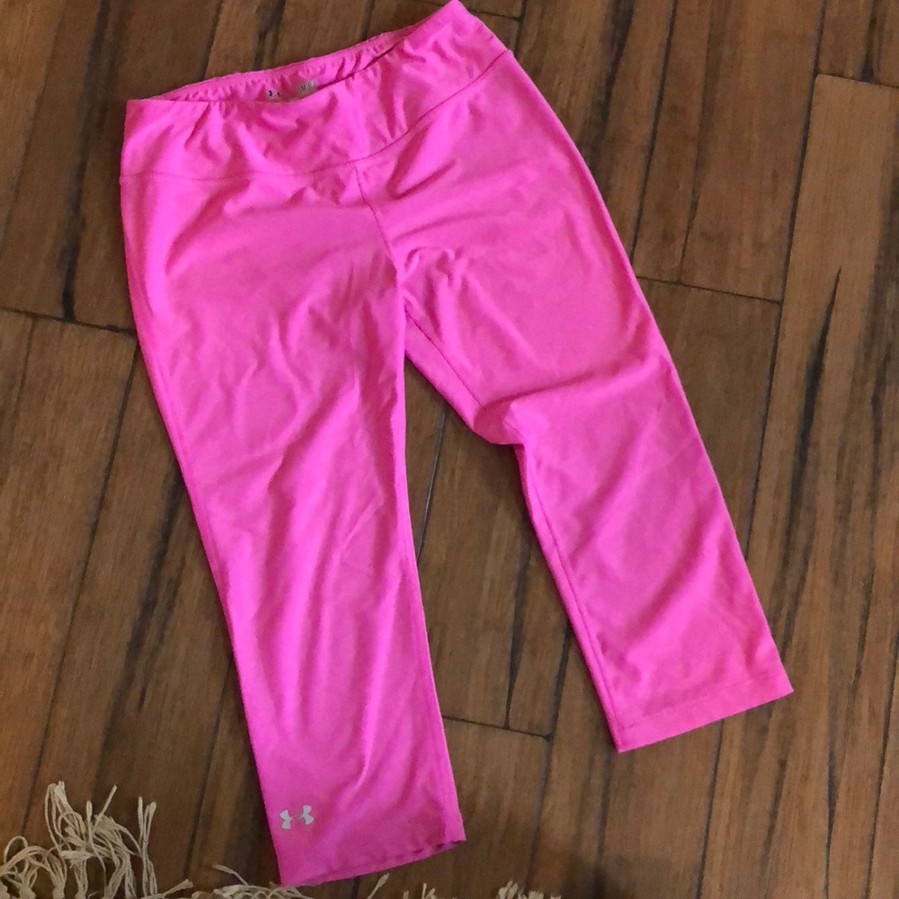 Pink workout crops